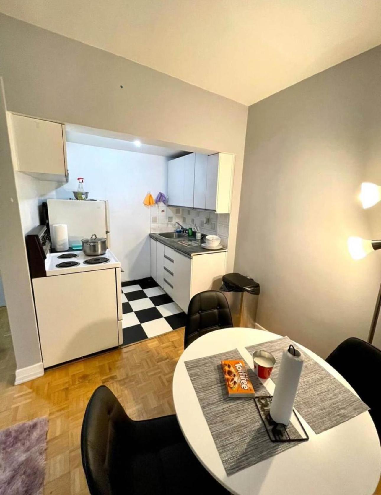 Affordable Cuttie 4 Persons 2 Beds In Downtown Apartman Montréal Kültér fotó